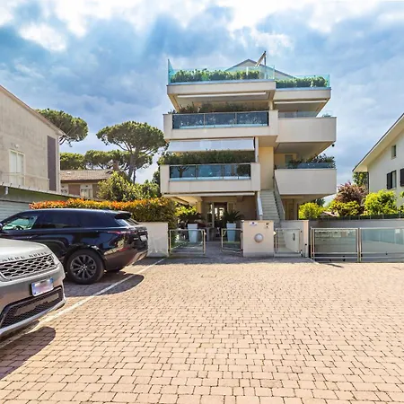 - 100 Mt Dal Mare Villetta Con Giardino Privato E Parcheggio Cervia