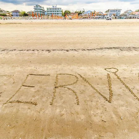 - 100 Mt Dal Mare Villetta Con Giardino Privato E Parcheggio Cervia